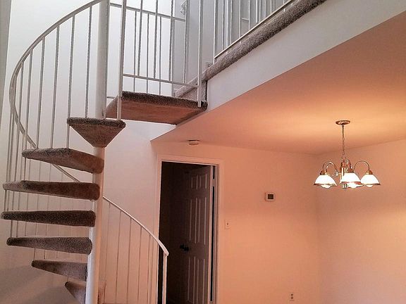 3rd image of 6072 Essex House Sq #B