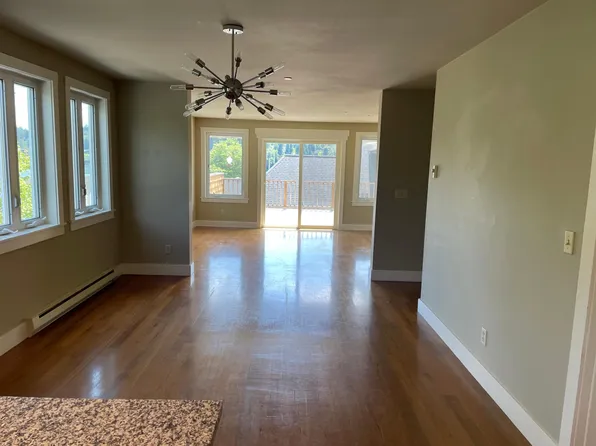 271 Madison Ave S #301, Bainbridge Island, WA 98110