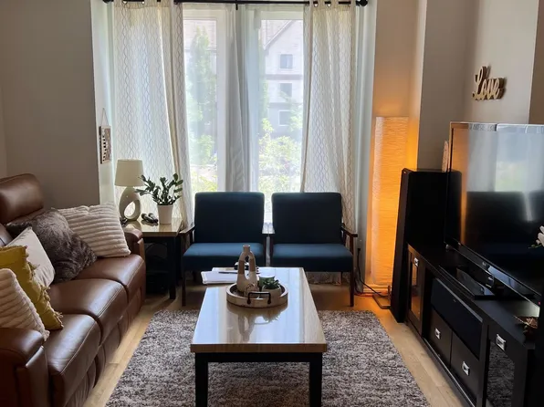 338 S Park Rd, Markham, ON L3T 7W1