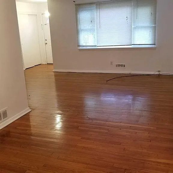 237 Bradley Ave — Photo 4