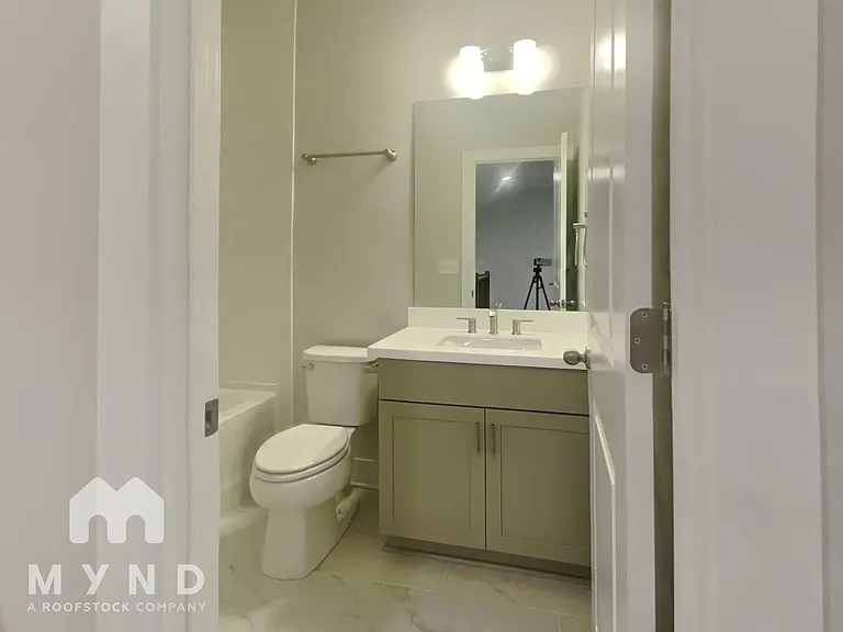 1273 Windmill Pkwy — Photo 26