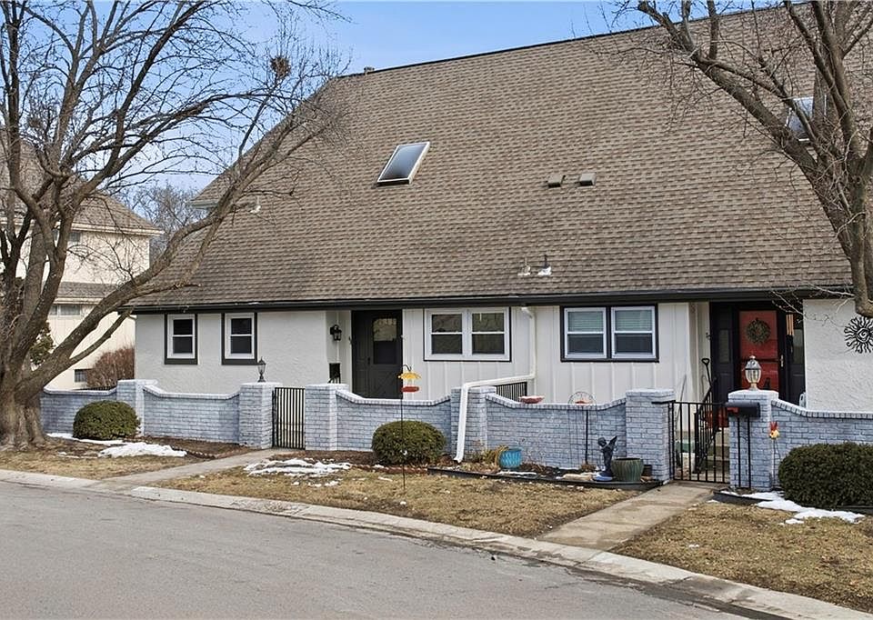 1st image of 68 Woodbridge Ln