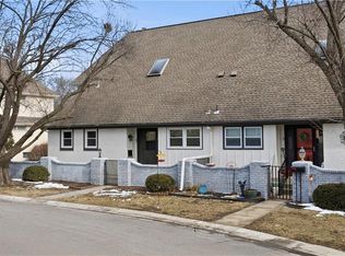 68 Woodbridge Ln, Kansas City, MO 64145