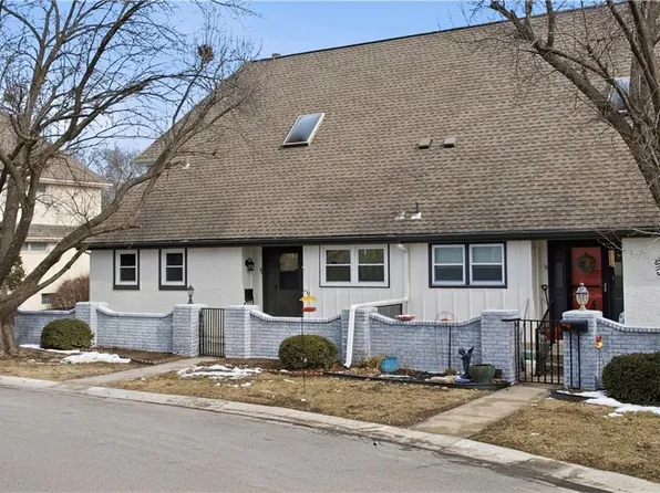 68 Woodbridge Ln, Kansas City, MO 64145