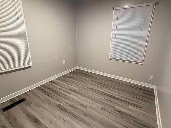 5th image of 402 Barth Ave