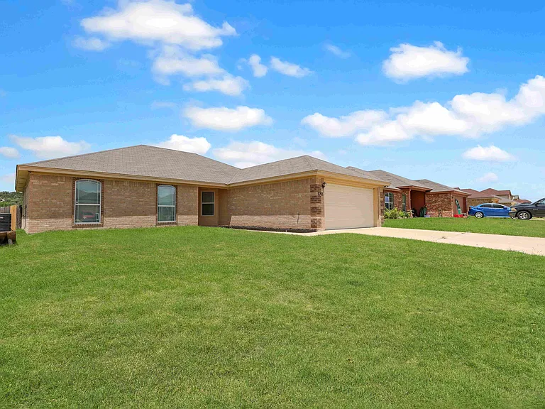 2701 Tarrant County Dr — Photo 3