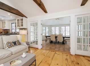 77 Locksley Rd, Lynnfield, MA 01940