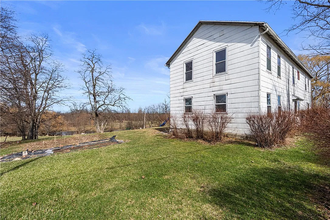 4 bed, 2.0 bath, 2848 sqft, $2,600 — Photo 4