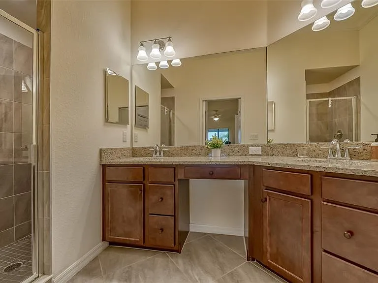 5624 Palmer Cir #203 — Photo 28