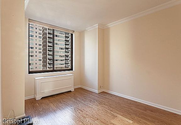 5th image of 210 E 65th St APT 9J
