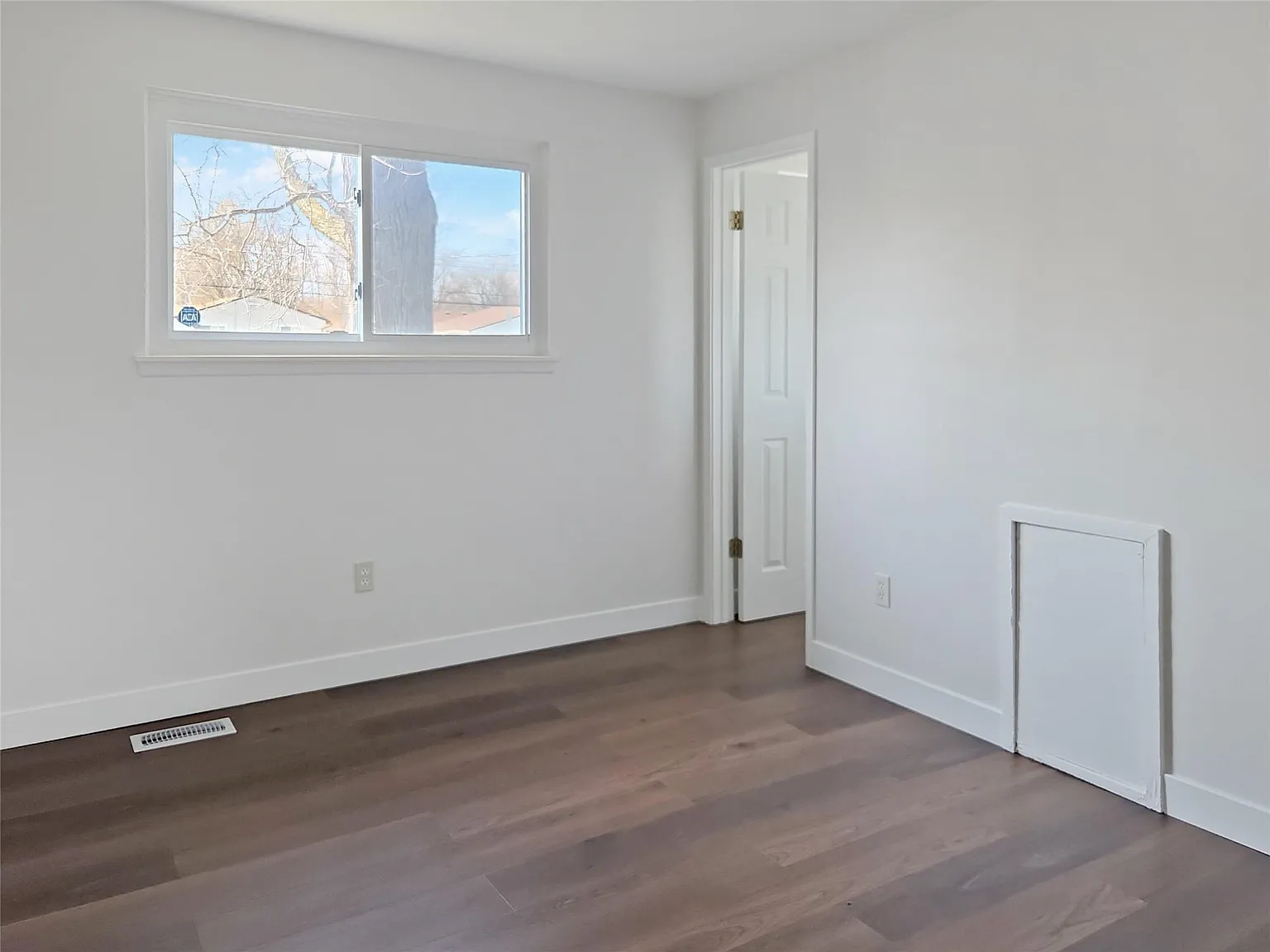 4 bed, 1.5 bath, 1148 sqft, $1,700 — Photo 4