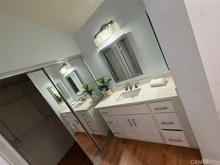 27 Sarena — Photo 19