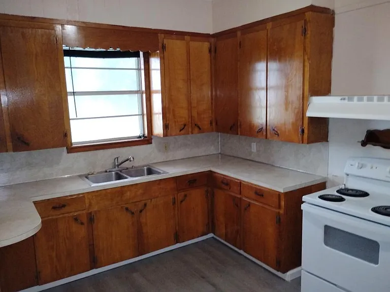 207 N Elizabeth Ave — Photo 4