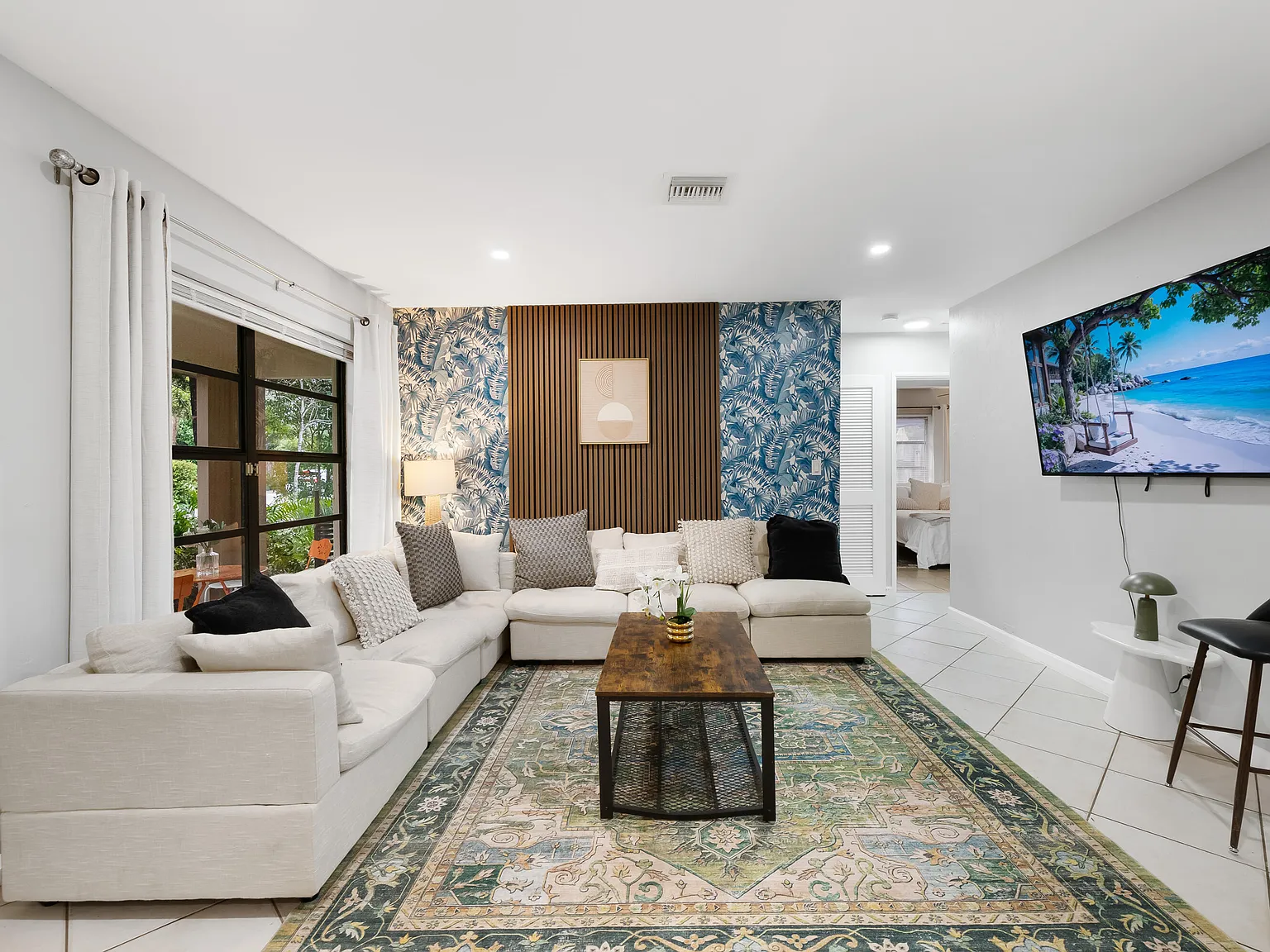 5 bed, 3.0 bath, 1916 sqft, $5,500 — Photo 4