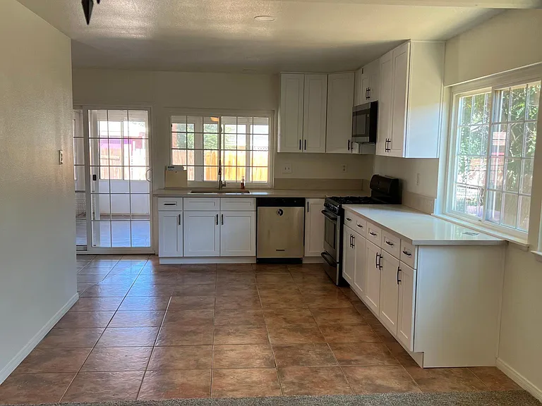 44209 Foxton Ave — Photo 17
