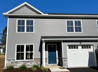 122 Hart Ln, Hershey, PA 17033