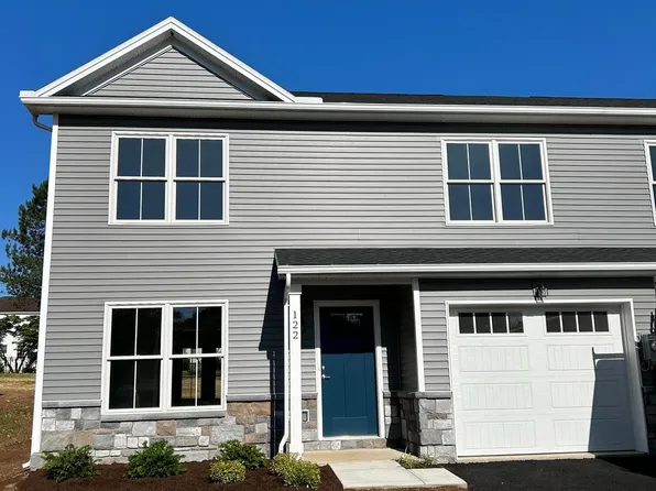 122 Hart Ln, Hershey, PA 17033