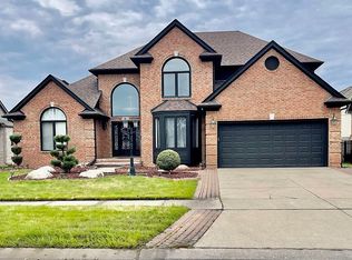 45855 Winthrop Pl, Macomb, MI 48044