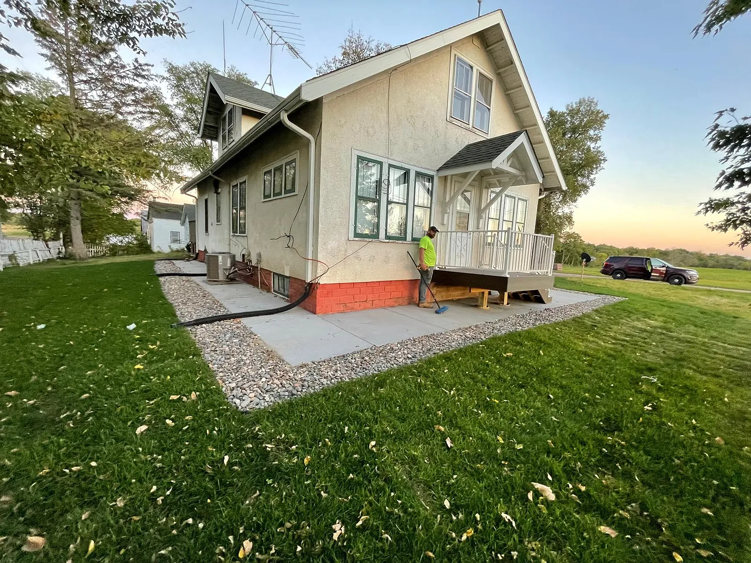 3 bed, 2.5 bath, 2500 sqft, $2,600 — Photo 3