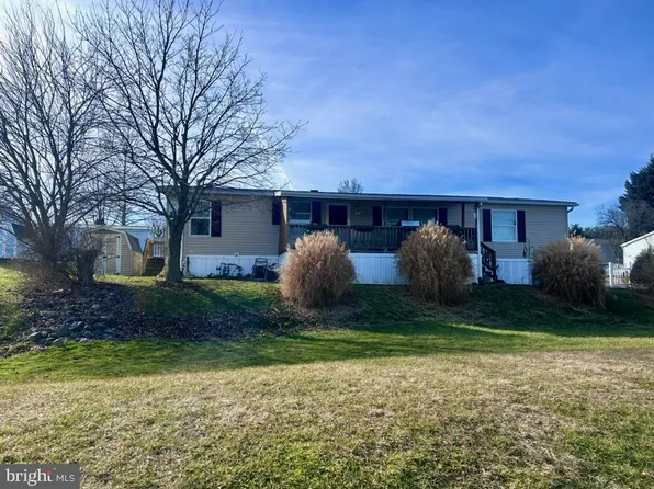 101 Clearfield Ct E, Lancaster, PA 17603
