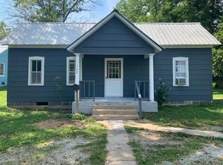 634 W Ozark St, Houston, MO 65483