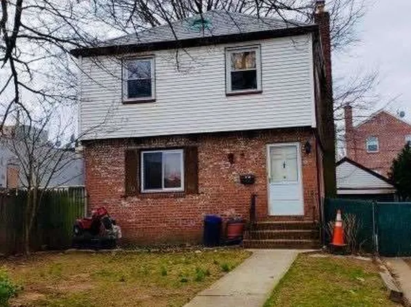 7582 177th St, Fresh Meadows, NY 11366