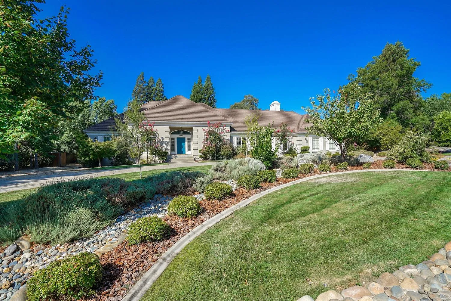 6880 Leibinger Ln photo 1