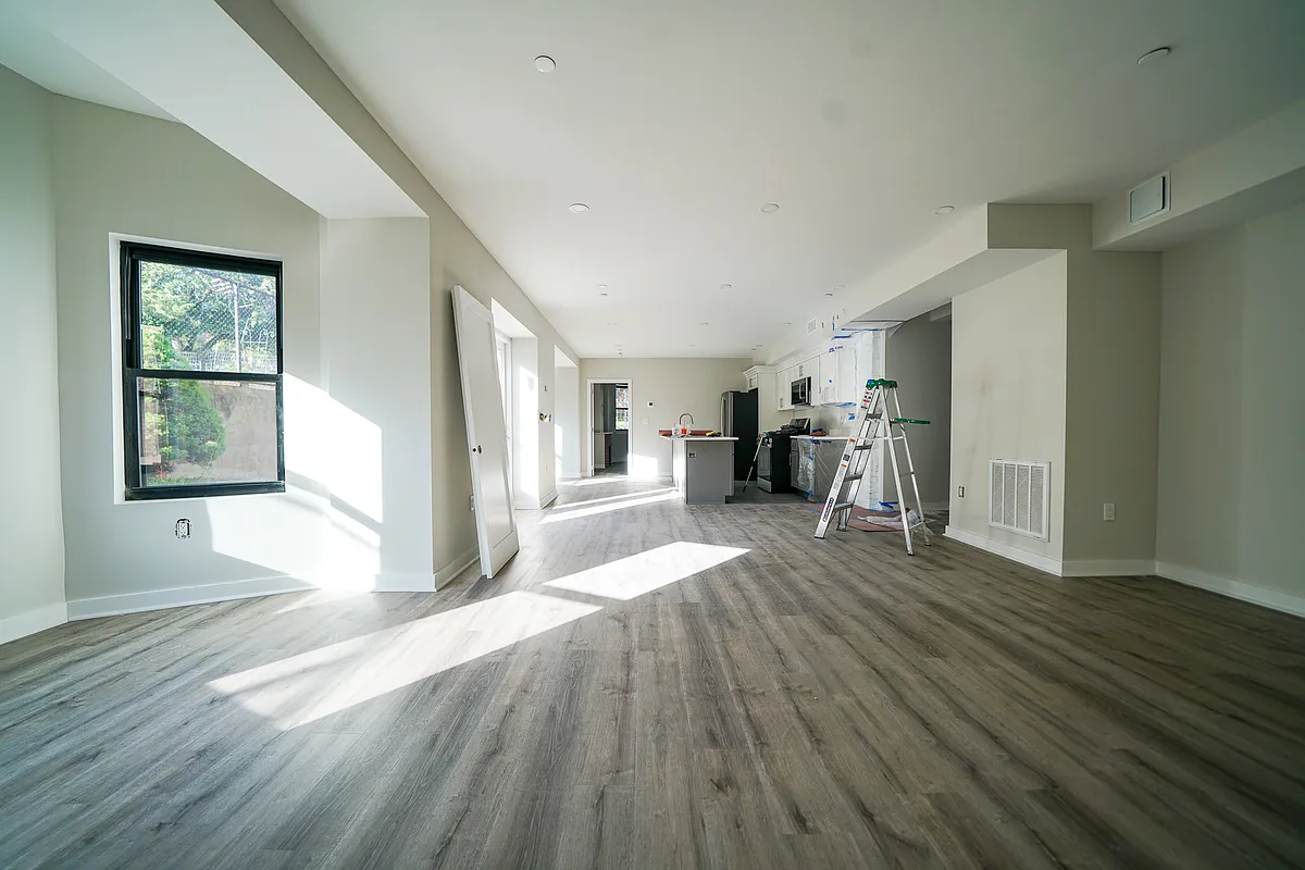Building Photo - 10 Blackwood St #G14