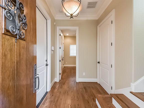 5th image of 1126 W 16th St #1126C