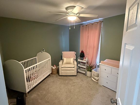 3rd image of 1115 Chariton Dr #A