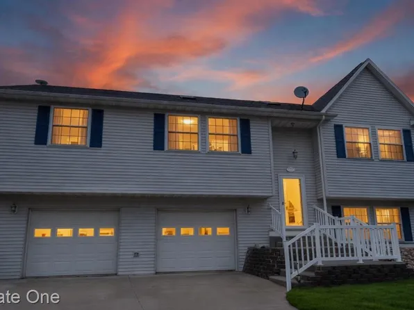 8751 Highland Ave, Watervliet, MI 49098