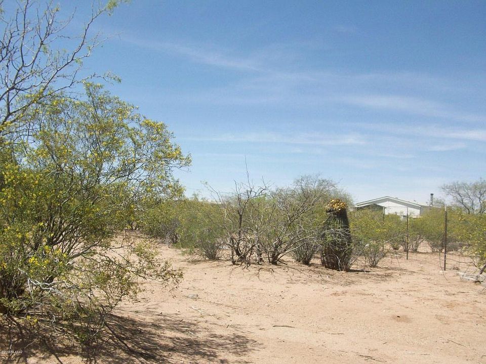 2nd image of 7932 S Camino De Oeste