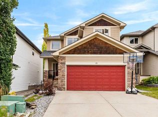 19 E Sunset Cir, Cochrane, AB T4C 0C3