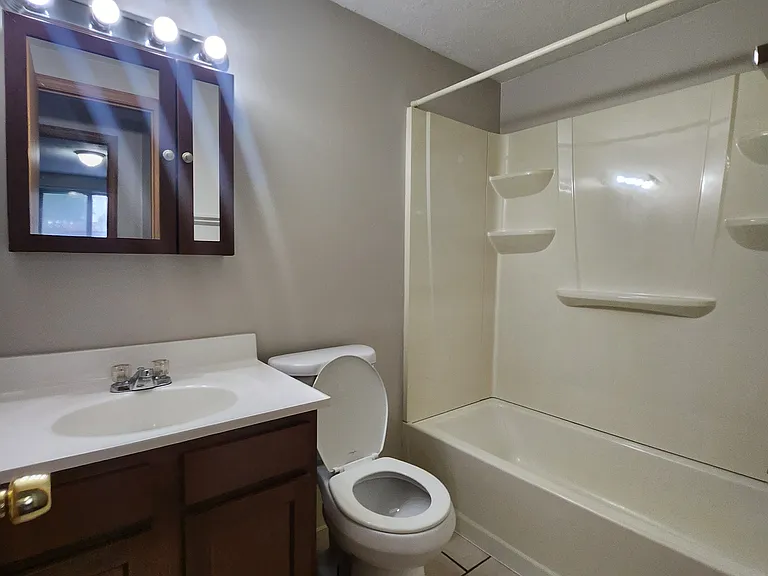 466 Lee St #2B — Photo 8