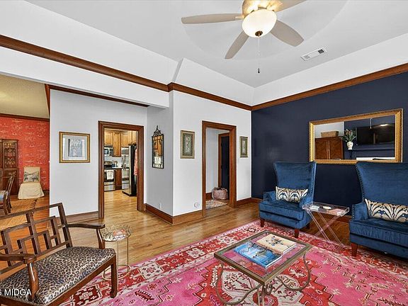5th image of 175 Corbin Ave APT E