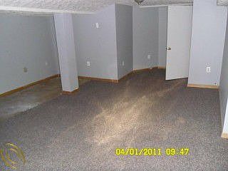3rd image of 4941 Hillcrest St
