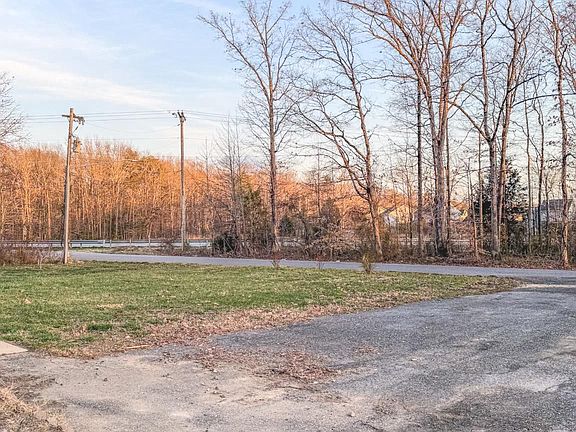 5th image of 205 Biddle Rd