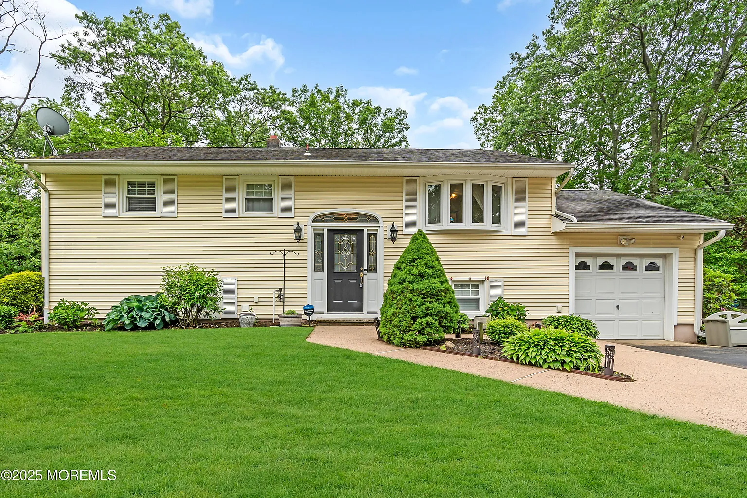 50 Darien Road photo 1