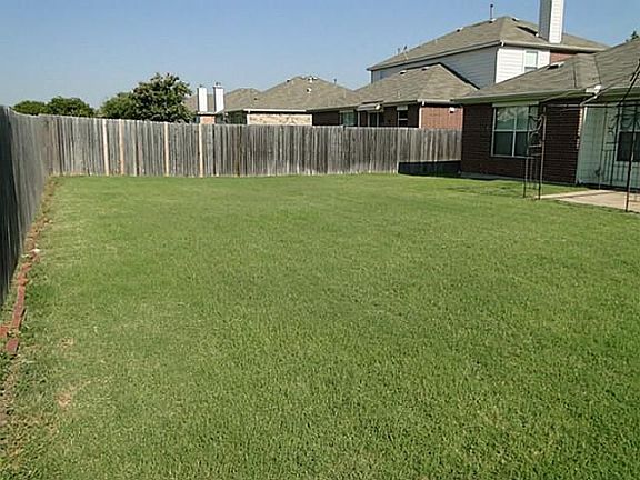 4th image of 3009 Sawgrass Dr
