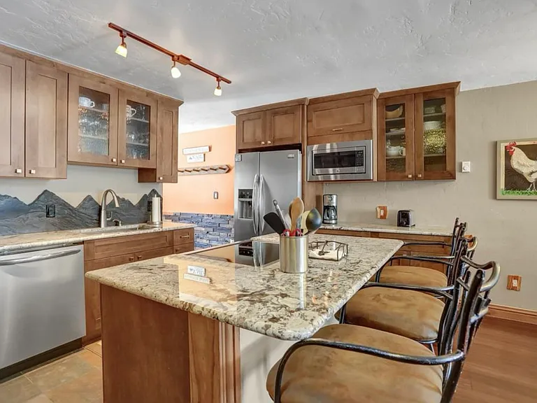 4192 Spruce Way #207 — Photo 6