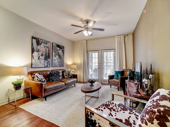 Infinity at the Rim is a pet-friendly apartment community in San Antonio, TX