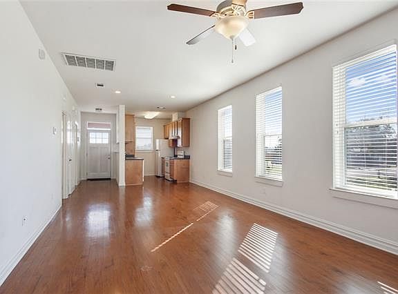 4th image of 6116 Baccich St