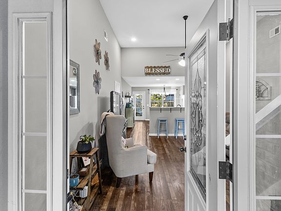 4th image of 140 Irish Oaks Dr