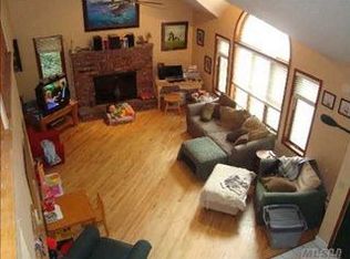 9 Greenlawn Rd, Sound Beach, NY 11789