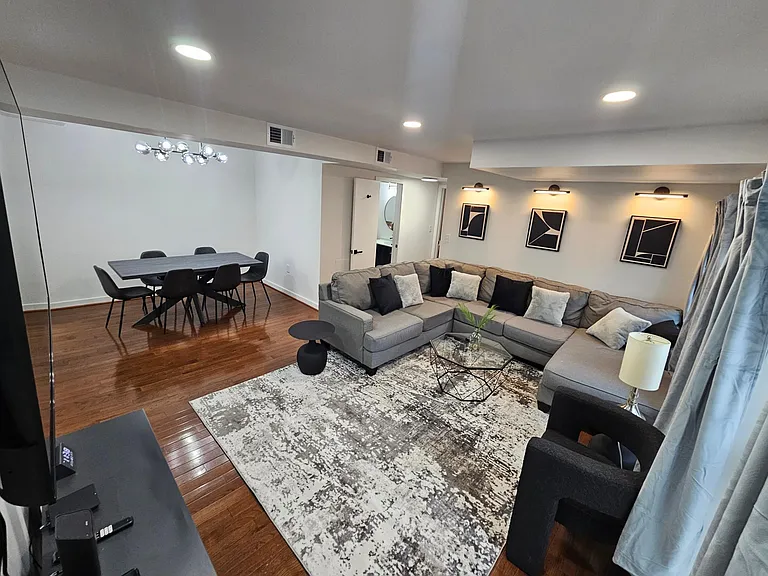 1425 Hopkins St NW #202 — Photo 2