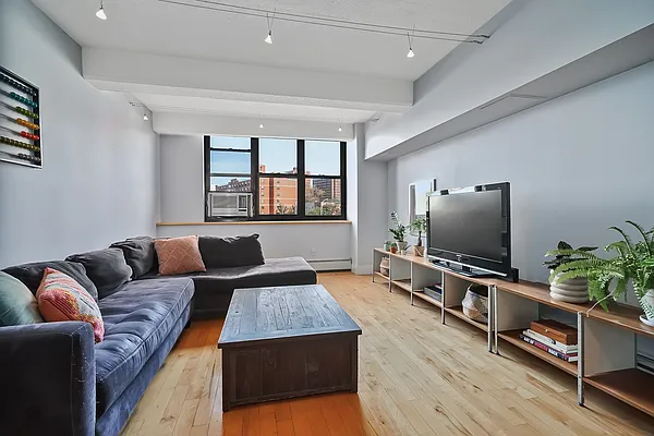 Sold by Avenue Sotheby's International Realty | media 5