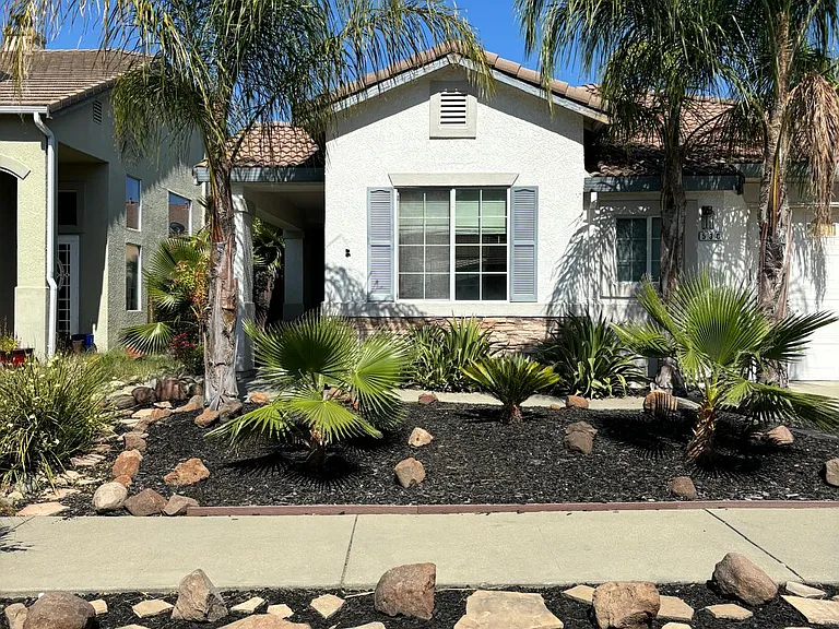 530 Bridgeford Dr — Photo 3