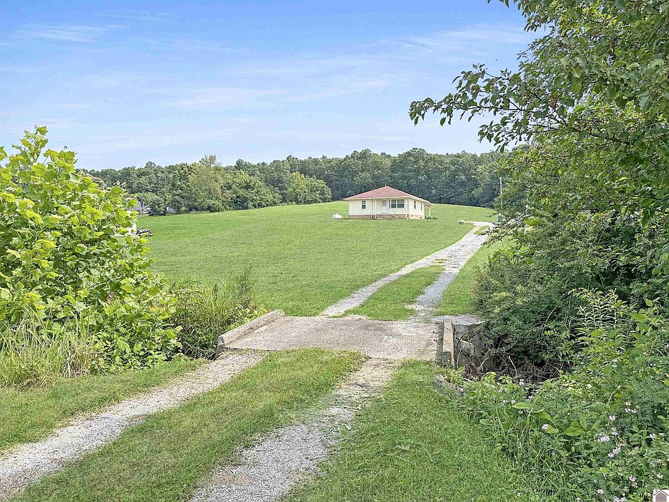 1st image of 950 Farmersville Rd