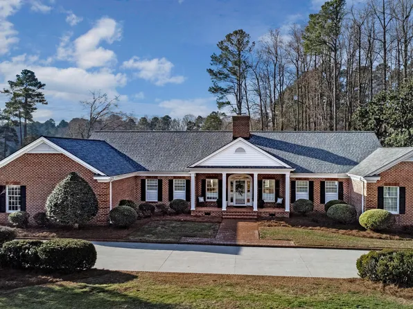 10 Country Club Dr, Siler City, NC 27344