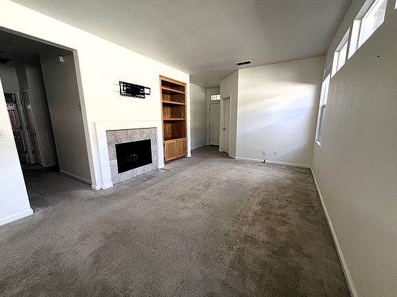 4th image of 2512 Cedar Berry Ave